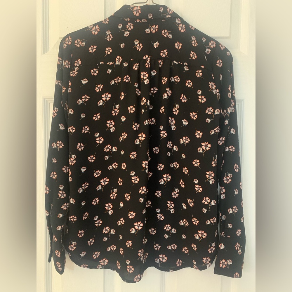 Ann Taylor LOFT printed long sleeve blouse